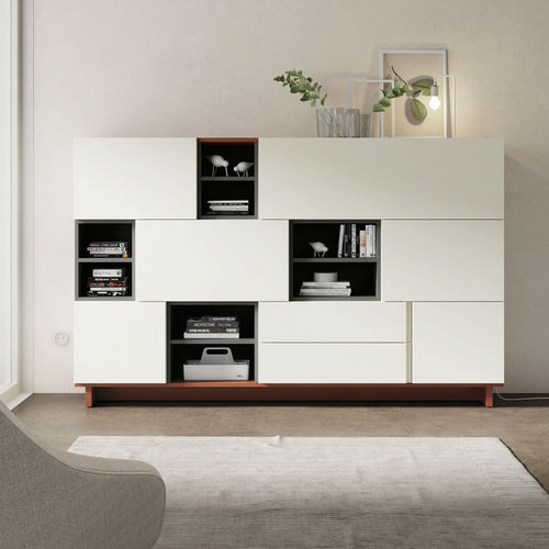 Buffet contemporain - ON APARADOR 15 - VIVE - MUEBLES VERGE S.L. - en bois laqué mat / avec étagère / sur mesure