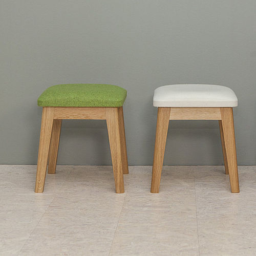 Tabouret contemporain - DEBE.DELINE : NURSERY - de Breuyn Möbel GmbH - en bois / tapissé / pour enfant
