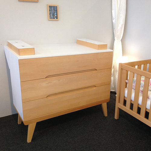 Commode contemporaine - DEBE.BEBE - de Breuyn Möbel GmbH - en bois / pour enfant / non spécifié