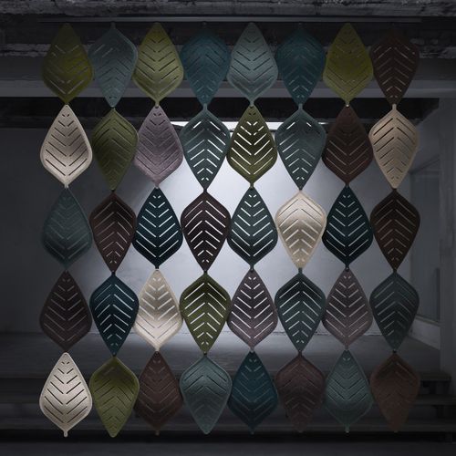 Panneau acoustique suspendu - AIRLEAF - ABSTRACTA - en feutre / perforé / coloré