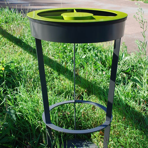 Support de sac poubelle public - VIGI - FREPAT URBAN EQUIPMENT - au sol / en acier galvanisé / contemporain