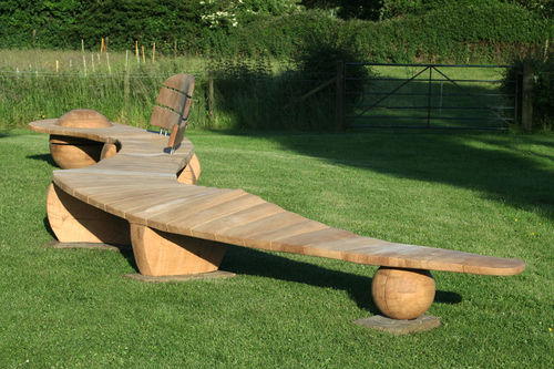 Banc public design original - SLEEPING DRAGON - Chaircreative - en bois
