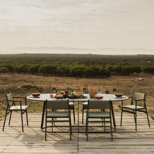Table à manger contemporaine - Plat-O Flat-Oval 10 - HALDANE - en Dekton® / avec piètement en acier inoxydable / ovale