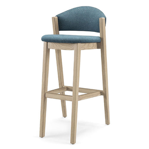 Chaise de bar contemporaine - CARAVELA - Wewood - Portuguese Joinery - d'intérieur / en tissu / avec piètement en chêne