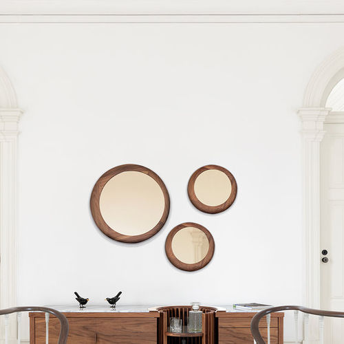 Miroir mural - LUNA - Wewood - Portuguese Joinery - contemporain / rond / en chêne