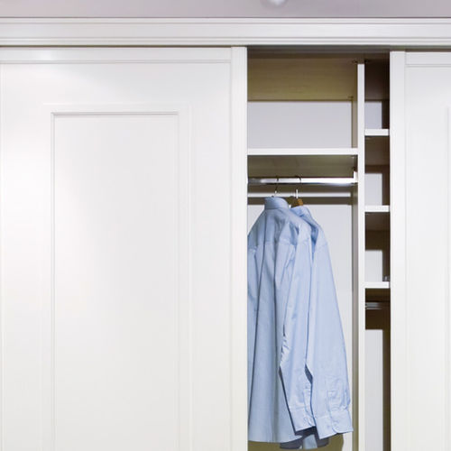 Armoire contemporaine - SUSPENSA : SF - SAHECO - en bois / à porte coulissante