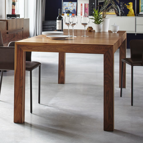 Table contemporaine - VOLTA - more - en bois massif / en placage de bois / avec piètement en bois massif