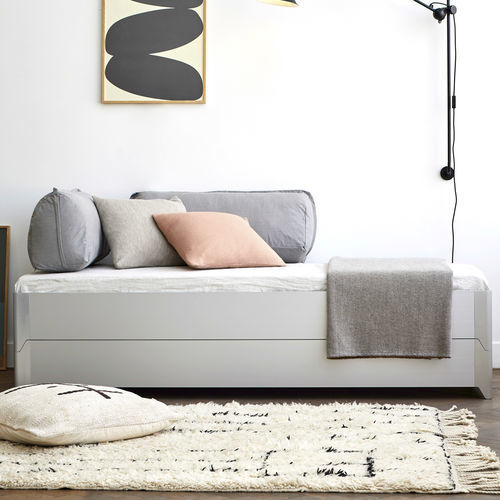 Lit double - TORO - more - simple / contemporain / avec tête de lit tapissée
