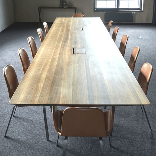 Table de conférence contemporaine - LAX XXL - more - en placage de bois / en bois massif / avec piètement en acier thermolaqué