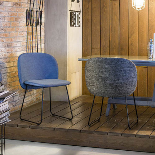 Chaise contemporaine - CHIPS SL - CHAIRS & MORE - d'intérieur / en tissu / en bois