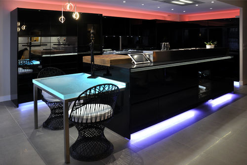 Cuisine contemporaine - NATURA - ThinkGlass - en verre / avec îlot / sur mesure
