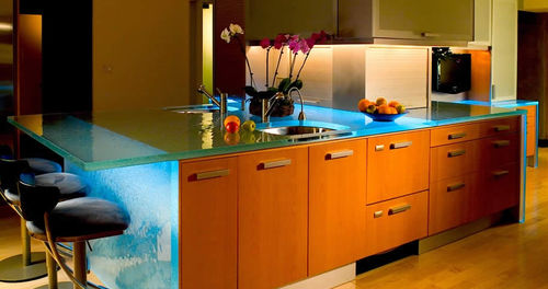 Plan de travail en verre - MAGNIFICENT GLASS ISLAND - ThinkGlass - de cuisine / brillant