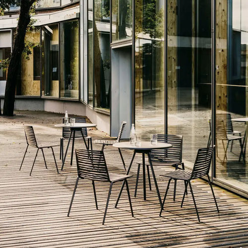Chaise contemporaine - ZEBRA - FAST SPA - d'extérieur / en aluminium peint / avec piètement en aluminium peint