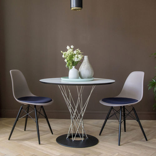 Table à manger contemporaine - vitra - en contreplaqué / en stratifié / avec piètement en acier chromé