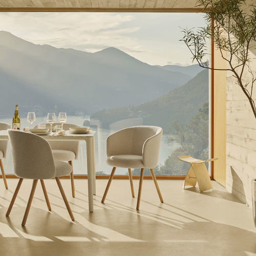 Chaise de salle à manger contemporaine - MIKADO - vitra - d'intérieur / en tissu / en cuir