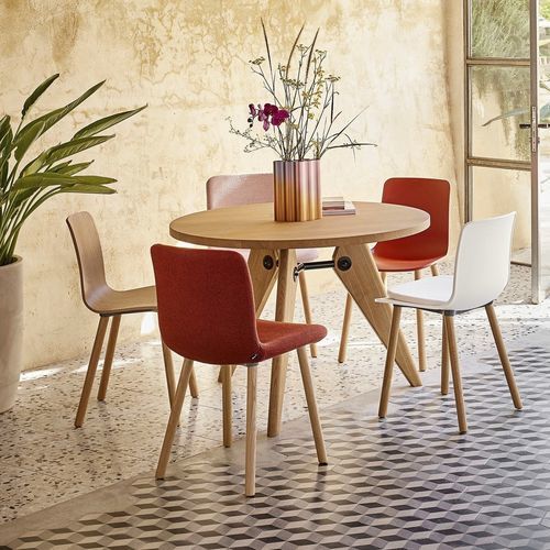 Table contemporaine - GUÉRIDON  - vitra - en chêne / en bois massif / en bois huilé