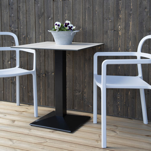 Table bistrot contemporaine - TERDE - Selka Oy - en stratifié / en chêne / avec piètement en fonte