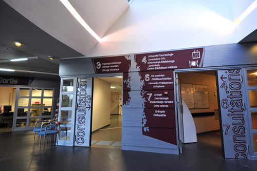 Sticker mural sur mesure - POLYCLINIQUE DE PICARDIE - Mel et Kio - signalétique