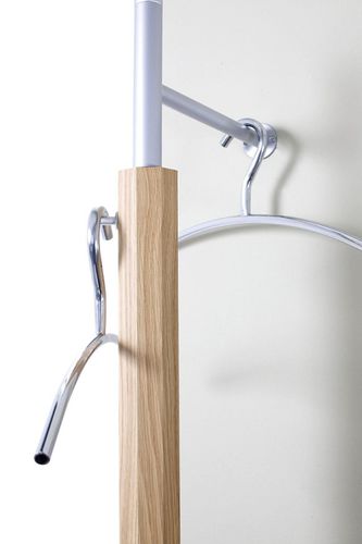 Portant contemporain - MODO - Sudbrock - en bois laqué