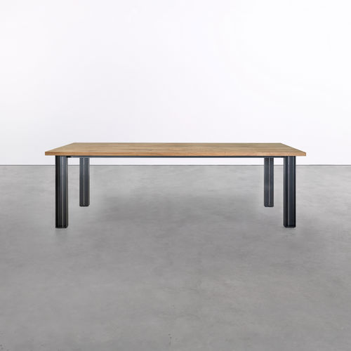Table contemporaine - at_10 - Silvio Rohrmoser - en chêne / en bois massif / en noyer
