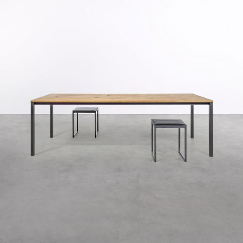 Table contemporaine - at_11 - Silvio Rohrmoser - en chêne / en bois massif / en bois huilé