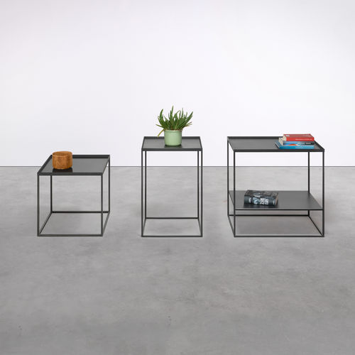 Table d'appoint contemporaine - at_19 - Silvio Rohrmoser - en acier laqué / avec piètement en acier / rectangulaire