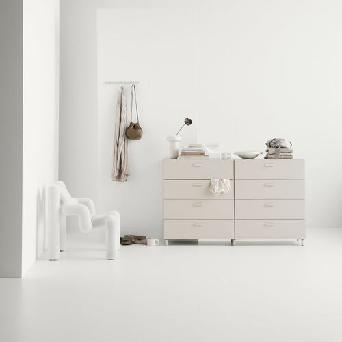 Commode haute - Relief - STRING FURNITURE - contemporaine / en frêne / en MDF laqué