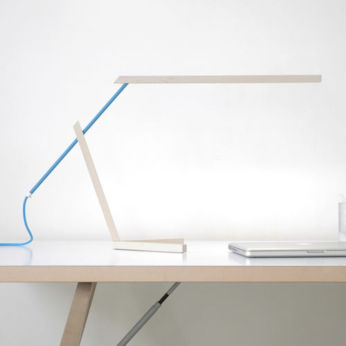 Lampe de bureau - MANTIS - VERTIGO BIRD d.o.o. - en aluminium / en érable / design minimaliste