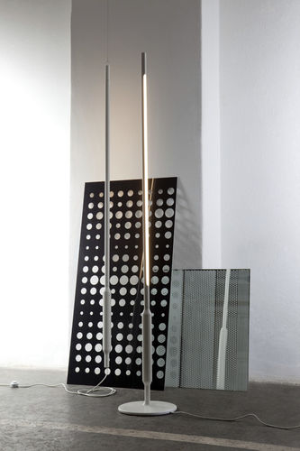Lampe sur pied - SLIM - VERTIGO BIRD d.o.o. - en aluminium / design minimaliste / d'intérieur