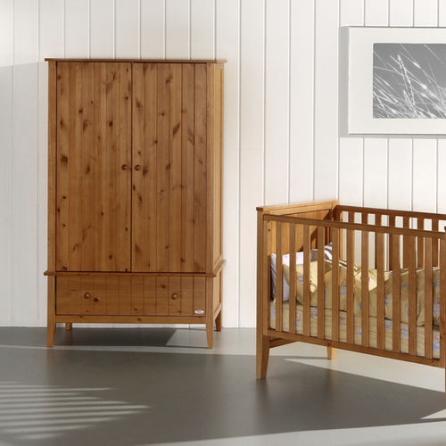Armoire contemporaine - WINDSOR  - Troll Nursery Deutschland - en pin / à portes battantes / à tiroir