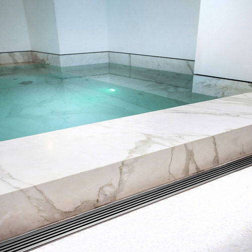 Caniveau à grille - S66 - Aquabocci - en PVC / grille en métal / pour piscine