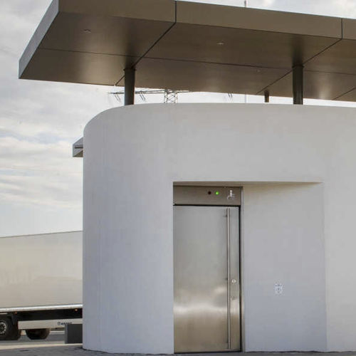 Toilette publique en béton - CAR PARK  - HERING Sanikonzept GmbH - en bois / en HPL / multiple