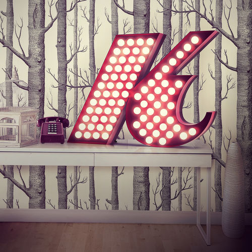 Lampe sur pied - LETTER K - DelightFULL - en aluminium / design original / d'intérieur