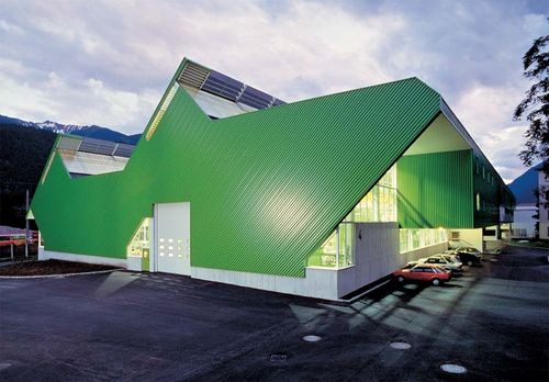 Bardage en panneaux - JENBACH WERKE - Stahlbau Pichler - en tôle / en métal / ondulé