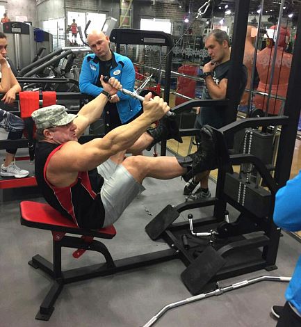 Appareil de musculation tirage haut - FLY-216 - Foreman Fitness Europe GmbH - d'intérieur