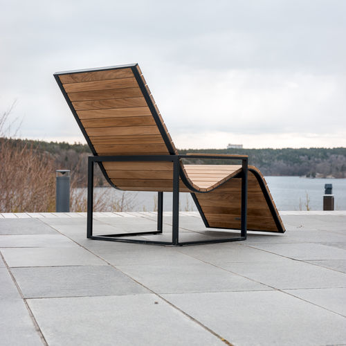 Bain de soleil contemporain - by Broberg & Ridderstråle - Röshults - en teck / en acier inoxydable / de jardin