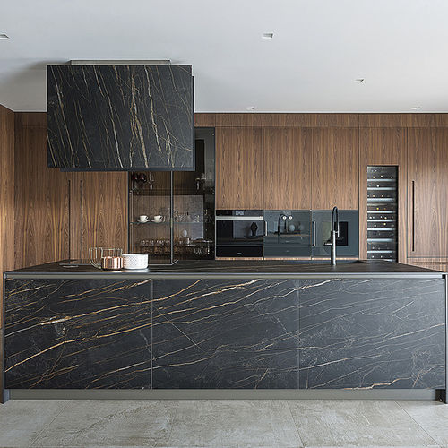 Cuisine contemporaine - T45, D90 - TM Italia - en noyer / en verre / en grès