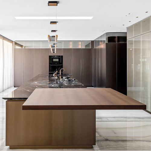 Cuisine contemporaine - 202211 - TM Italia - en bois / en verre / en granite