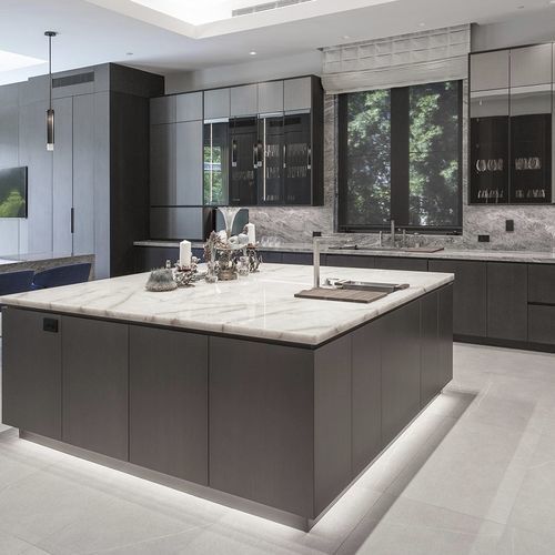 Cuisine contemporaine - TURN-KEY - TM Italia - en chêne / en bois laqué / en verre fumé