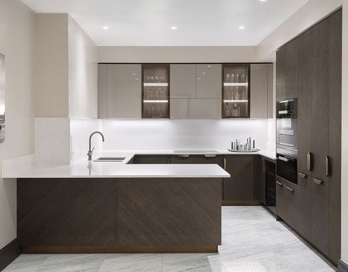 Cuisine contemporaine - 20181102 - TM Italia - en bois / en verre laqué / en quartz