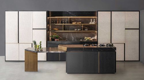 Cuisine contemporaine - Petra (18) - TM Italia - en chêne / en pierre / avec îlot