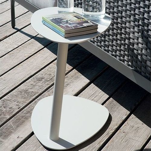 Table d'appoint contemporaine - Smart - Ethimo - en aluminium / avec piètement en aluminium / triangulaire