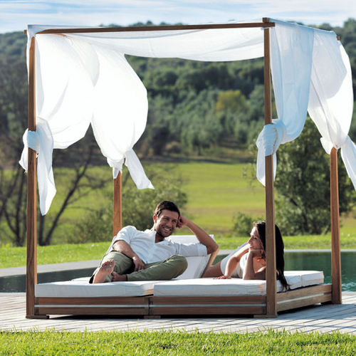 Bain de soleil contemporain - Essenza - Ethimo - en tissu / en teck / dossier ajustable