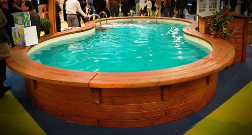 Margelle de piscine en bois - EcoCurves