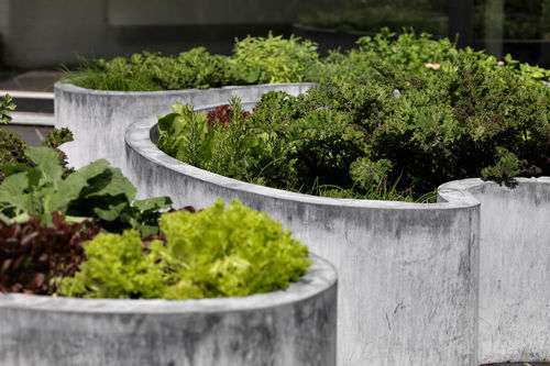 Jardinière en zinc - LABYRINTH - DOMANI - contemporaine / grise / extérieure
