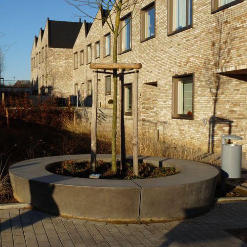 Corset d'arbre en béton - CIRCULAR - URBASTYLE - avec banc public intégré