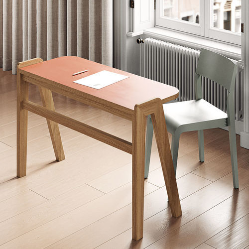 Bureau sur pied - Workin - Sculptures Jeux - design scandinave / en stratifié / droit