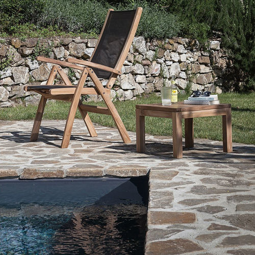Table d'appoint contemporaine - Savana - Il Giardino di Legno - en teck / avec piètement en teck / carrée