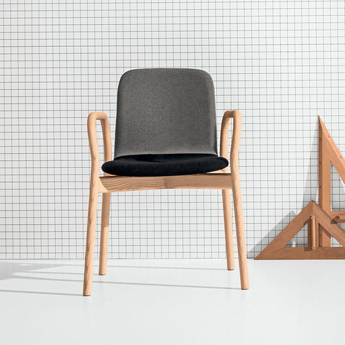 Chaise contemporaine - TWO TONE - DISCIPLINE - d'intérieur / en tissu / en cuir