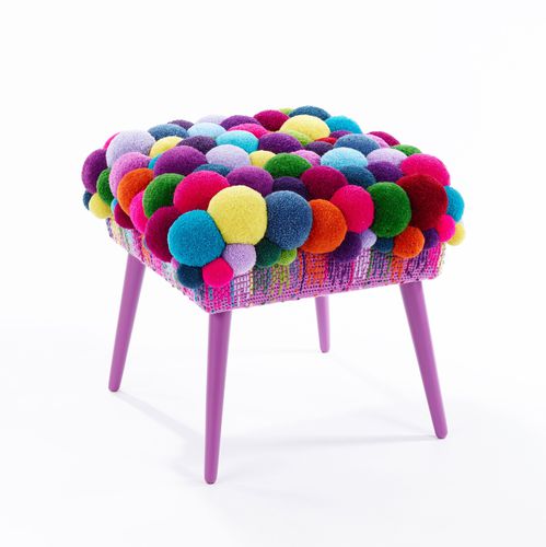 Tabouret contemporain - No.1 - MYK Berlin - en mérinos / avec piètement en bois / tapissé